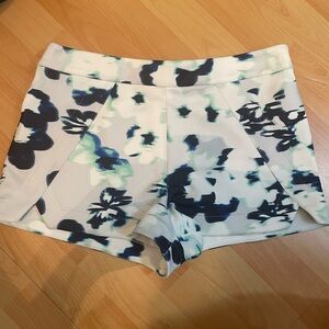Townsen Watercolor White & Blue Elastic Waist Shorts L NWOT